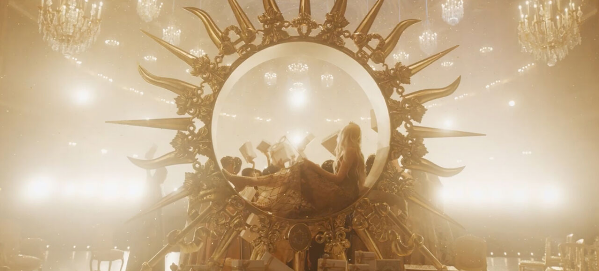 DIOR THE BALL OF DREAMS〈夢の舞踏会〉｜六本木ヒルズでゴールドの輝きに満ちた幻想的なホリデーイベント開催！